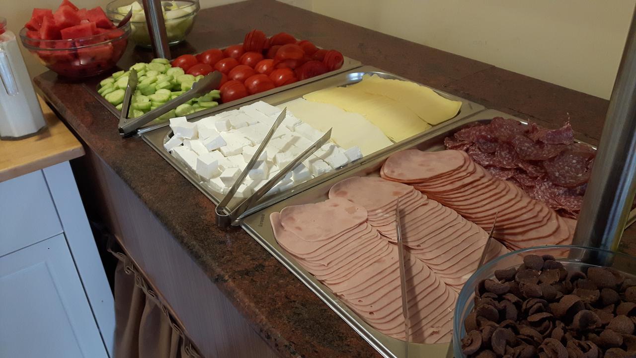 Black Sea - Breakfast, Pool & Free Parking 3*