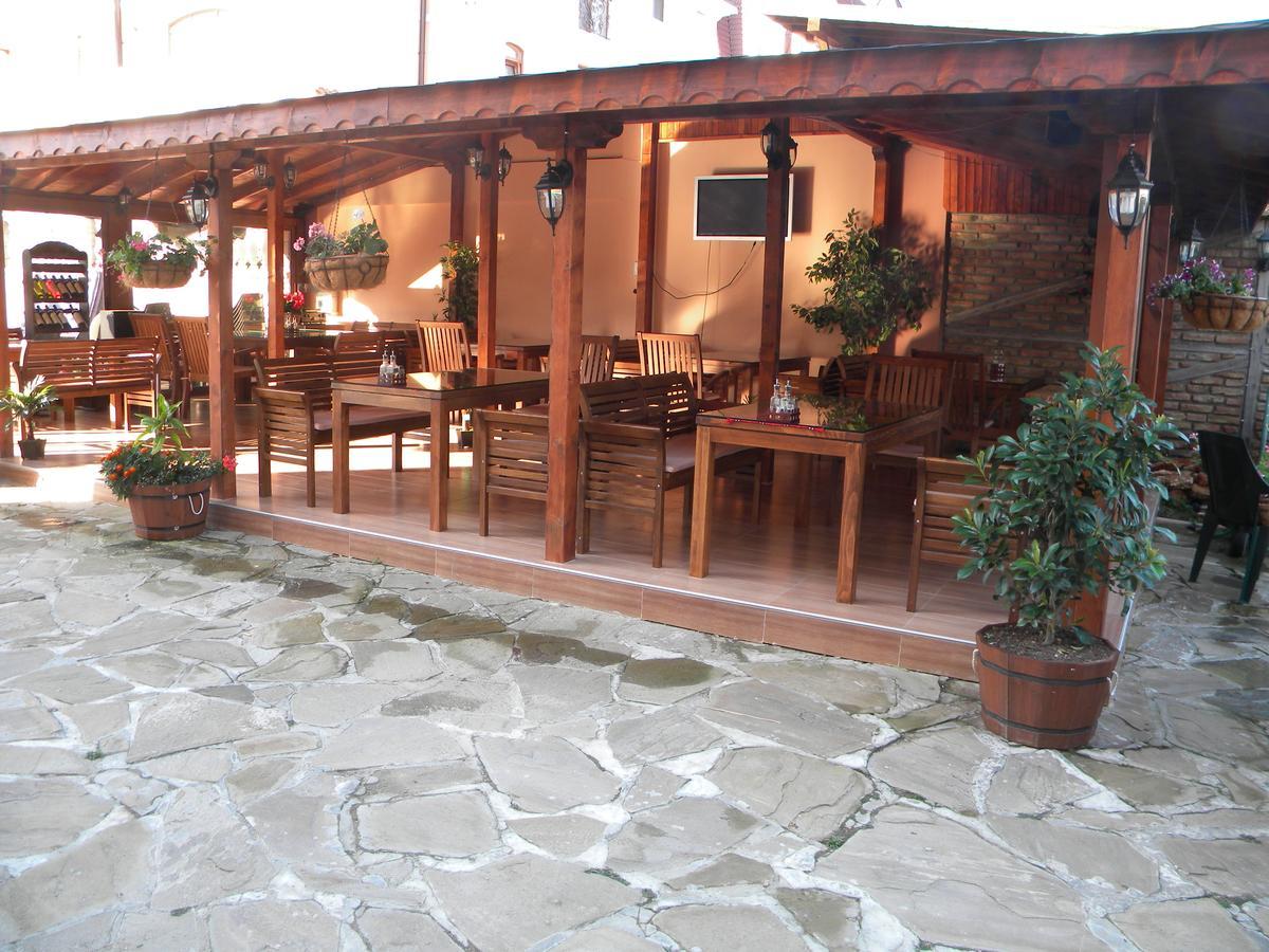 Black Sea - Breakfast, Pool & Free Parking 3*