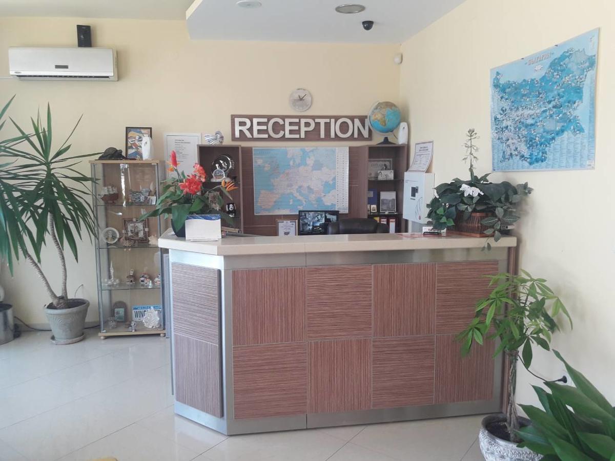 Otel Black Sea - Breakfast, Pool & Free Parking Obzor