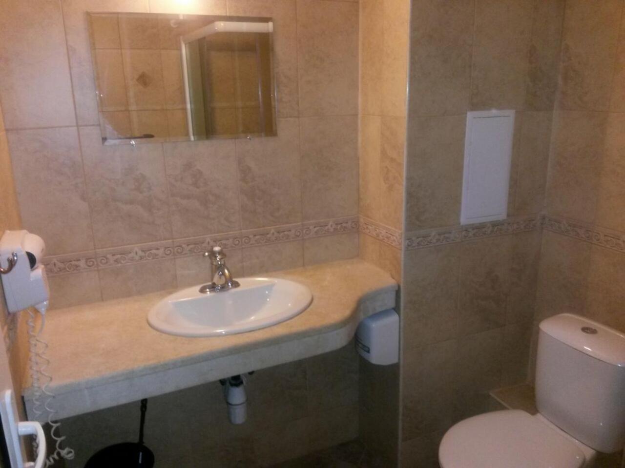 Black Sea - Breakfast, Pool & Free Parking Otel