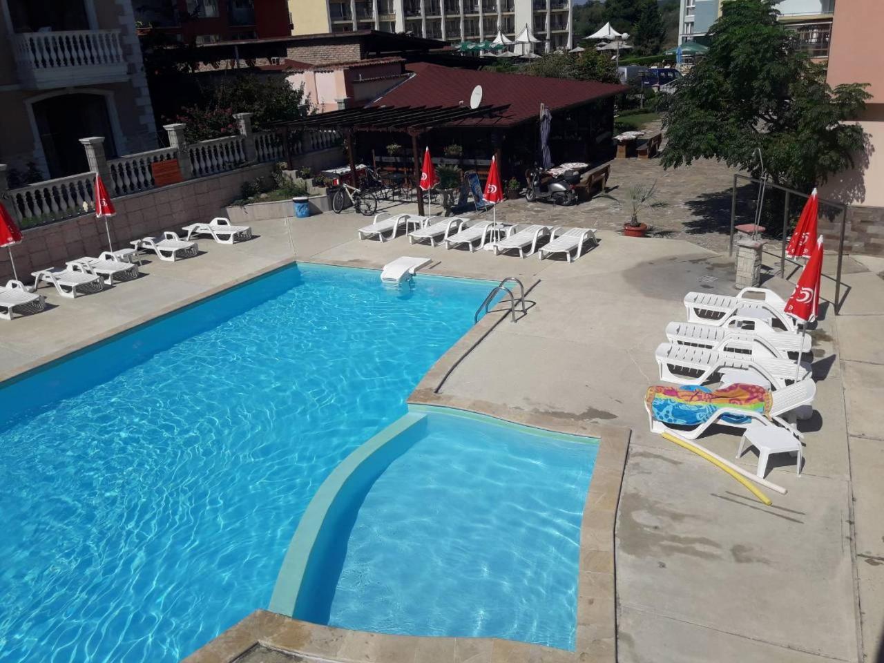 Black Sea - Breakfast, Pool & Free Parking Otel